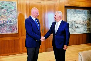 Το κατεστραμμένο CD ανάβει φωτιές…