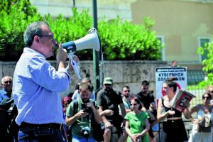 Αγριεύει η κόντρα