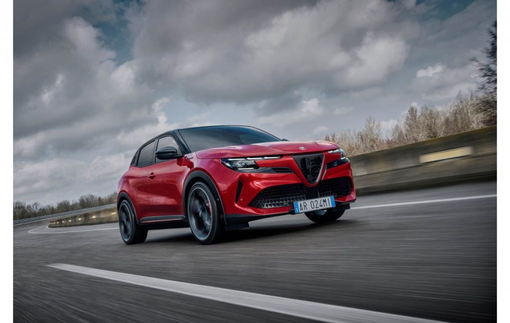 Alfa Romeo Junior/ Στην Ελλάδα το μικρό SUV