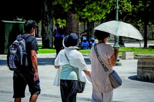 «Καμίνι» η χώρα επί 10 μέρες