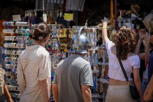 Ο Εμπορικός Σύλλογος Πειραιώς ζητά ψηφιακή ισότητα και μέτρα στήριξης των επιχειρήσεων