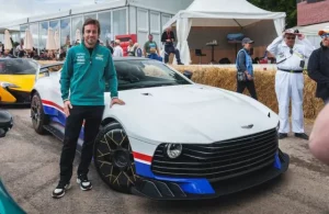 Ο ισπανός πιλότος κάνει πιρουέτες με μια Aston Martin