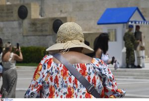 Καύσωνες: Μπορούν να διώξουν τους τουρίστες απ’ τη Μεσόγειο; – Τι αποκαλύτπτει έκθεση για το κλίμα στην Ευρώπη