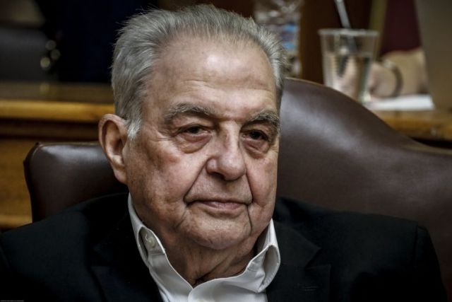 Στην εντατική ο Αλέκος Φλαμπουράρης