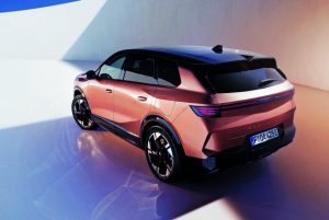 Το νέο Grandland συνεχίζει τη στρατηγική ηλεκτροκίνησης της Opel