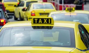 Ταξί: Υποχρεωτικές οι πληρωμές μέσω POS
