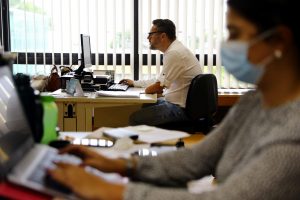 Παράταση έως 01/09 η υποχρεωτική ηλεκτρονική τιμολόγηση στο Δημόσιο