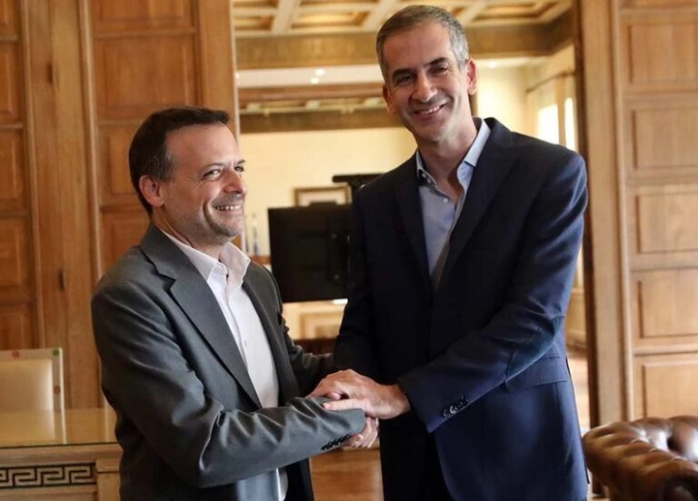 Ο Μπακογιάννης ζητεί από τον Δούκα να παραδώσει σε αντιδήμαρχο