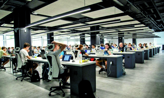 Η εξαήμερη εργασία μέσα από δέκα ερωτήσεις και απαντήσεις