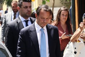 Πώς πέρασε την ονομαστική του εορτή στη φυλακή ο Απόστολος Λύτρας – Η σύγκρουση με τη σύζυγό του