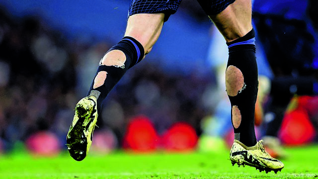 Eκατομμυριούχοι με… τρύπιες κάλτσες!