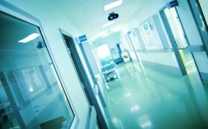 Κορονοϊός: «Γνωστή ηθοποιός έκανε βόλτες σε νοσοκομείο και διέσπειρε τον ιό»