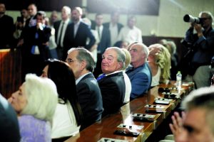 Το αντάρτικο των πρώην θα έχει και συνέχεια