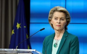 Κορονοϊός: Η Φον ντερ Λάιεν έχασε την υπόθεση για τη διαφάνεια των συμβολαίων εμβολίων Covid-19