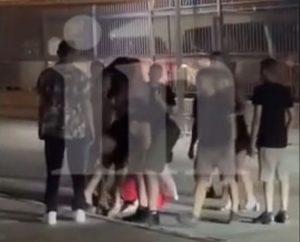 Στη φυλακή η ανήλικη που μαχαίρωσε την 19χρονη στον Πειραιά