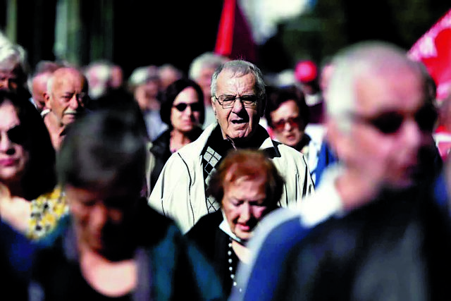 Από το φθινόπωρο οι πρώτες συντάξεις