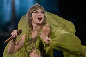 Τέιλορ Σουίφτ: Πώς η τραγουδίστρια βοηθά θαυμαστές της να αντιμετωπίσουν τις διατροφικές τους διαταραχές