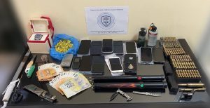 «Ξέπλεναν» χρήματα από ναρκωτικά στις φυλακές Ιωαννίνων – Ο εγκέφαλος, ο αστυνομικός και το «μαύρο ταμείο»