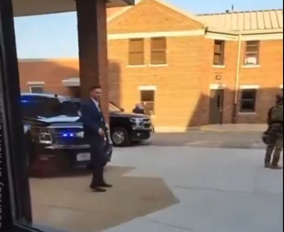 Τραμπ: Βίντεο ντοκουμέντο τη στιγμή που φτάνει στο νοσοκομείο μετά τον πυροβολισμό