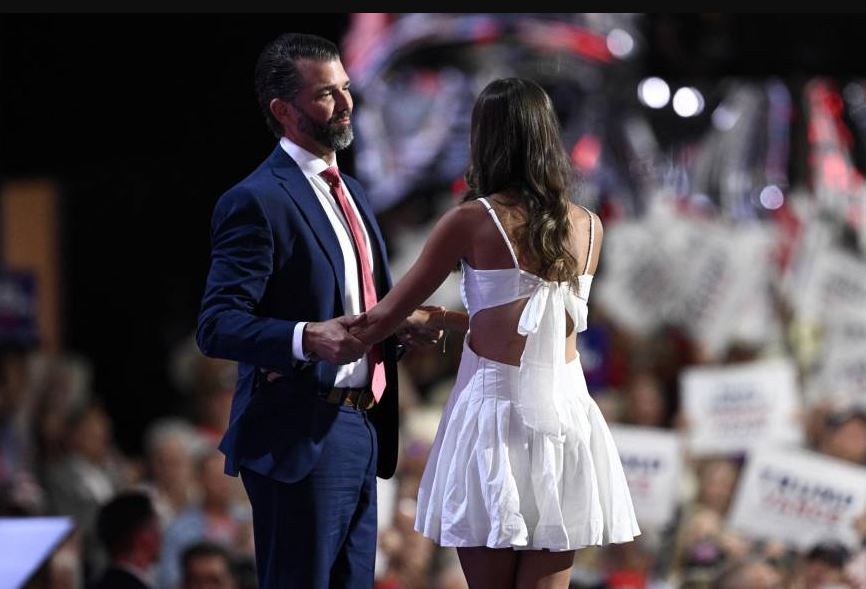 Σφοδρές αντιδράσεις για το σχόλιο του Ντόναλντ Τραμπ Τζούνιορ για την κόρη του – Την αποκάλεσε «σέξι»