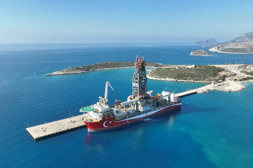 Τούρκος υπουργός Ενέργειας: Θα ψάξουμε πετρέλαιο και φυσικό αέριο σε Ανατολική Μεσόγειο και Αιγαίο