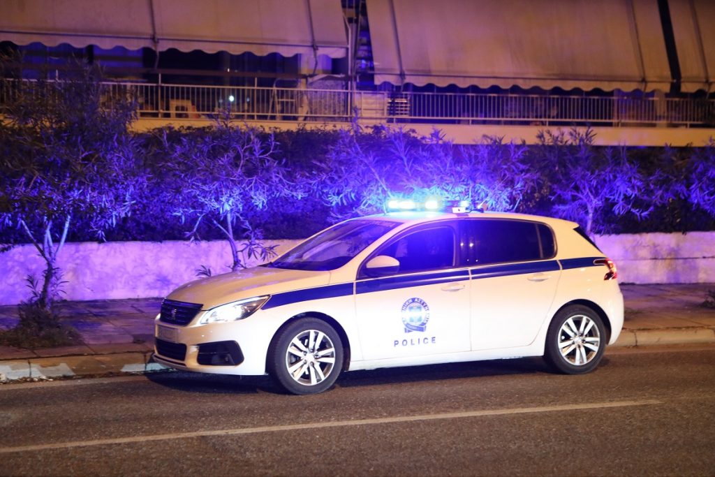 Θεσσαλονίκη: Άγριος καυγάς με εμπλοκή 12 ατόμων και τραυματίες έξω από κέντρο διασκεδάσεως στα Λαδάδικα