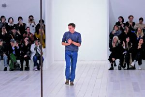 Τζόναθαν Αντερσον: από τον ισπανικό Loewe στον       γαλλικό Dior