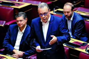 Κοινωνικά στελέχη στηρίζουν