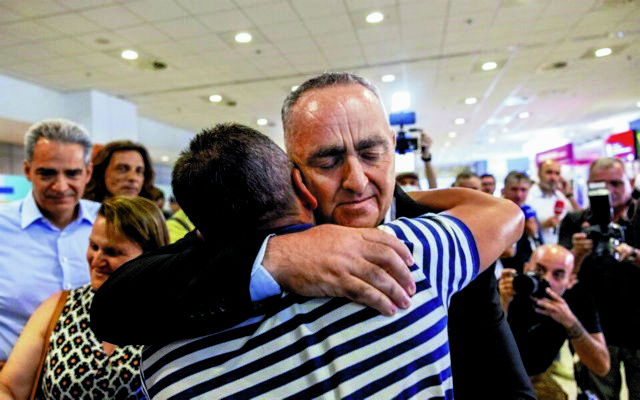 Ελεύθερος ο Μπελέρηςύστερα από 476 ημέρες