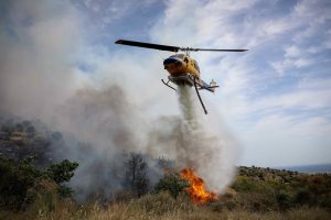Μεγάλη φωτιά στο Σκαλοχώρι Λέσβου – Επιχειρούν εναέρια μέσα