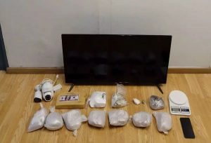 Έκρυβαν πάνω από 4 κιλά κοκαΐνη και ηρωίνη – «Ντου» της αστυνομίας σε κατοικία στο Ζεφύρι