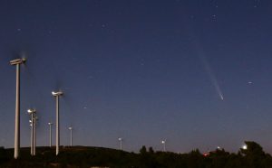 Ορατός στον Αττικό ουρανό ο «κομήτης του αιώνα» – Δείτε τις μοναδικές εικόνες
