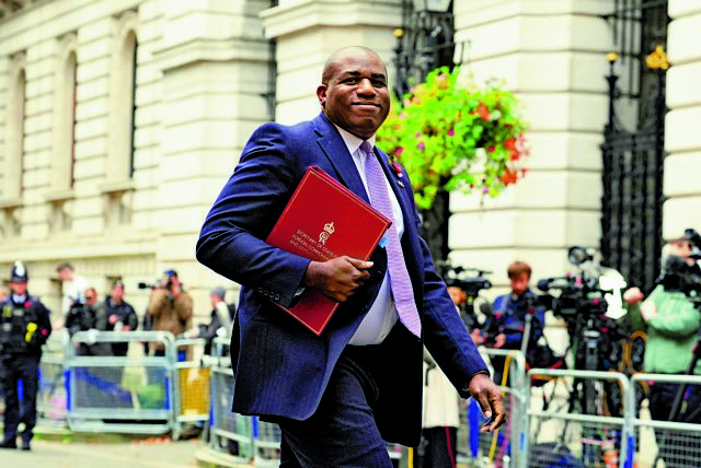 Αποστολή Γεραπετρίτη στο Λονδίνο για τα Γλυπτά