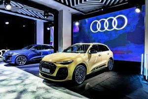 Τριπλή παρουσίαση Audi me ηλεκτρικα