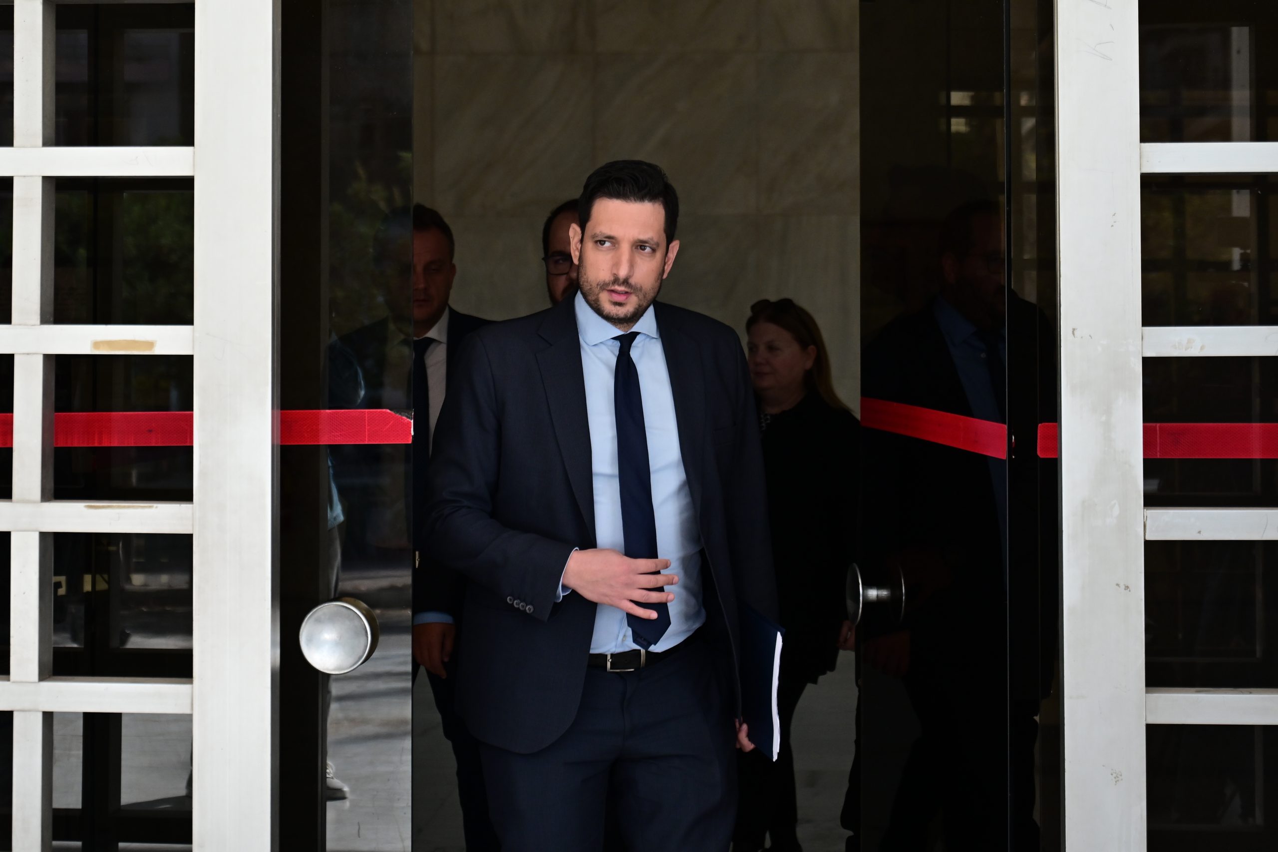 &Sigma;&chi;&epsilon;&delta;ό&nu; 380 &alpha;&iota;&tau;ή&sigma;&epsilon;&iota;&sigmaf; &gamma;&iota;&alpha; &omicron;&delta;&eta;&gamma;&omicron;ύ&sigmaf; &Delta;&Epsilon; &sigma;&tau;&eta;&nu; &Omicron;&Sigma;&Upsilon; &ndash; &Omicron;&iota; &epsilon;&pi;ό&mu;&epsilon;&nu;&epsilon;&sigmaf; &kappa;&iota;&nu;ή&sigma;&epsilon;&iota;&sigmaf; &gamma;&iota;&alpha; &tau;&iota;&sigmaf; &alpha;&sigma;&tau;&iota;&kappa;έ&sigmaf; &sigma;&upsilon;&gamma;&kappa;&omicron;&iota;&nu;&omega;&nu;ί&epsilon;&sigmaf;