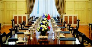 Θετική Ατζέντα σήμερα στην Αθήνα: Θεοχάρης και Μποζάι προετοιμάζουν τα πεδία συνεργασίας Ελλάδας – Τουρκίας για το ΑΣΣ