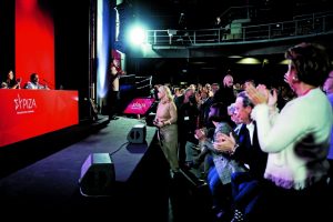 Μετά τη διάσπαση, σύγκρουση και μέσω δικαστηρίων