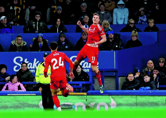 Φουλ για τ’ αστέρια η Νότιγχαμ!