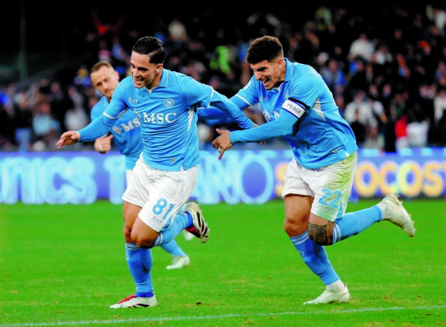 Η Νάπολι έπιασε στην κορυφή την Αταλάντα