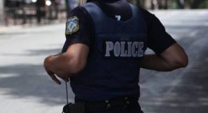 «Ήταν λάθος, αλλά συναινετικό»: Οι απολογίες των τριών αστυνομικών για την υπόθεση βιασμού 19χρονης στο ΑΤ Ομόνοιας