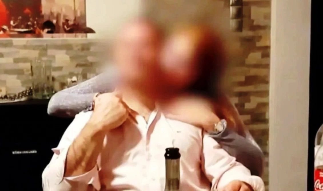 Αποτάχθηκαν ο αστυνομικός της Βουλής και η σύζυγος του που κατηγορούνται για βιασμό των παιδιών τους