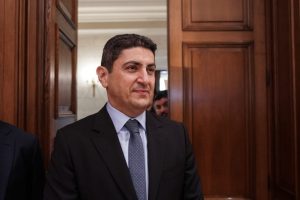 Αυγενάκης: Επανεντάσσεται στην Κοινοβουλευτική Ομάδας της ΝΔ