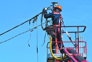 Μείωση κόστους ρεύματος: Ο ΔΕΔΔΗΕ ανακαλεί πρόστιμα και επιστρέφει χρήματα σε πολίτες