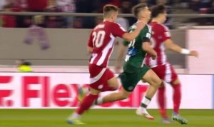 «Έγκλημα» του Βίντσιτς στο «αιώνιο» ντέρμπι – Έδειξε κόκκινη στον Κοστίνια χωρίς να υπάρχει φάουλ