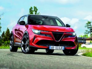 Alfa Romeo Junior: ηλεκτρικό με επιδότηση