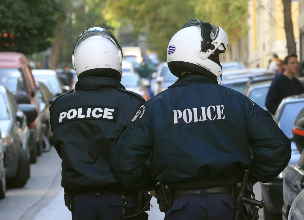 Νέα Φιλαδέλφεια: Στα πράσα πιάστηκαν 3 ληστές – Είχαν διαπράξει κι άλλες κλοπές