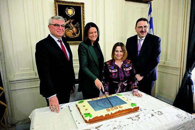 Δωδεκαετείς συμβάσειςγια τις άγονες των Κυκλάδων