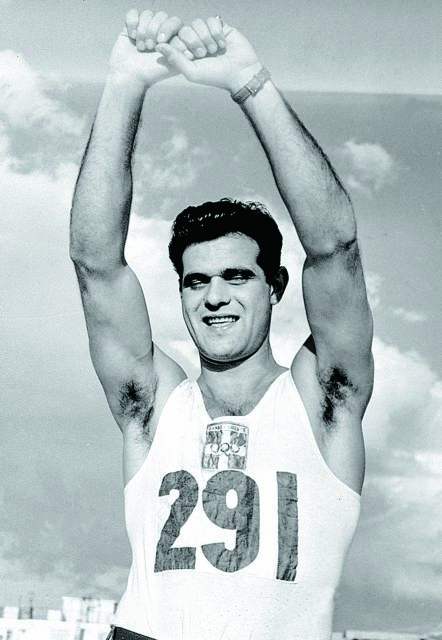 «Εφυγε» ο Γιώργος Ρουμπάνης