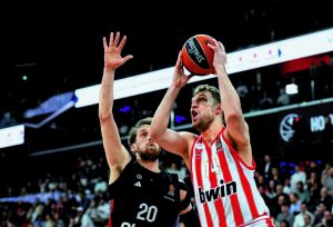 Διπλό πάρτι στο Παρίσι