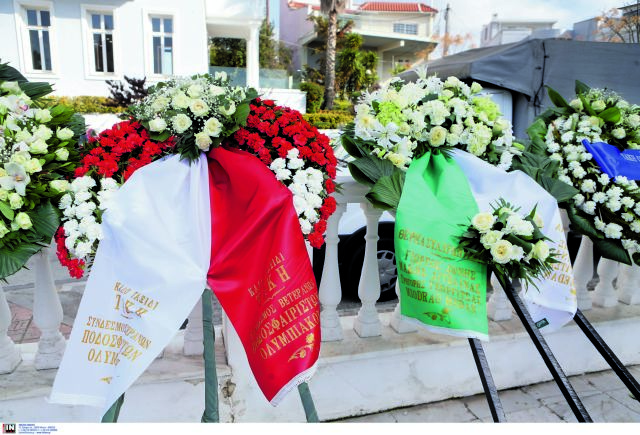 Το ύστατο χαίρε στον σπουδαίο Τάκη Οικονομόπουλο